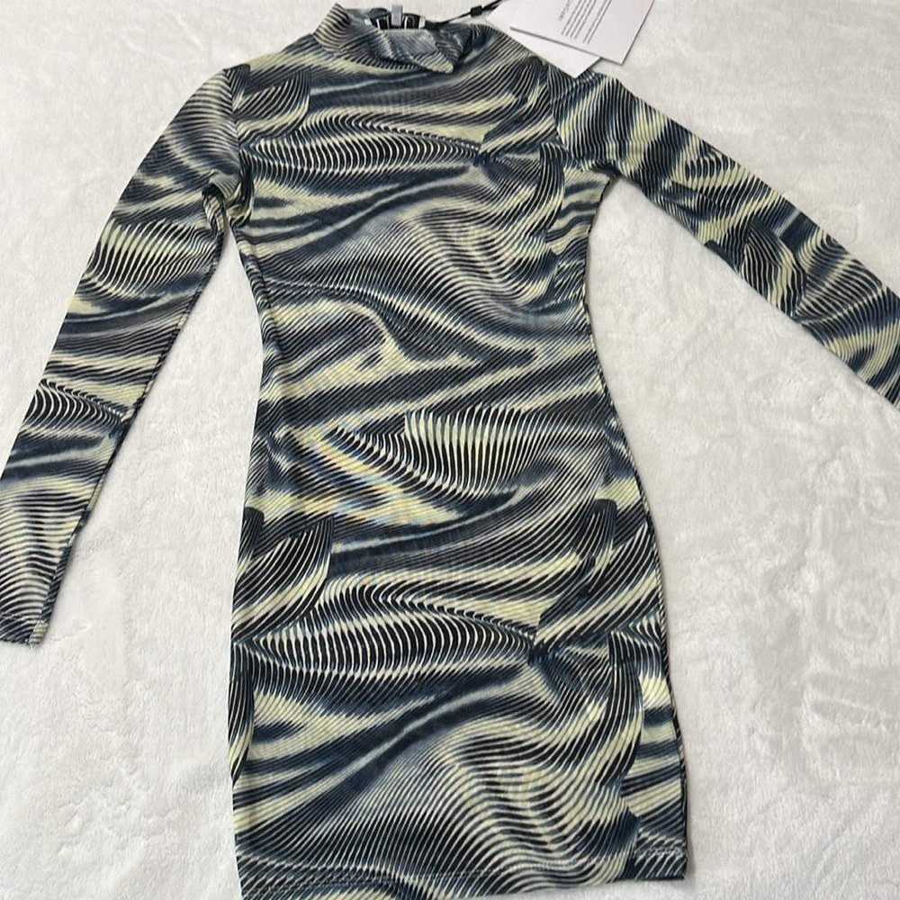 LEAU “Rebel” Mesh Mini Dress NWT Sz XS — Long Sleeve Bodycon - Picture 2 of 9